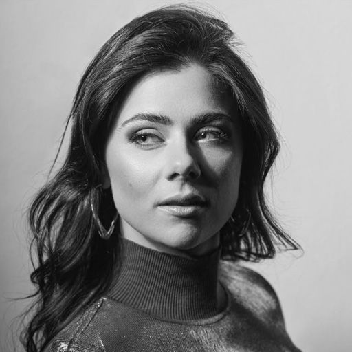 Laura van Dam